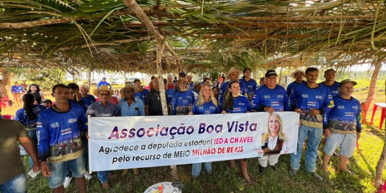 Ieda Chaves entrega R$ 500 mil em equipamentos agrícolas para associação em Machadinho d’Oeste