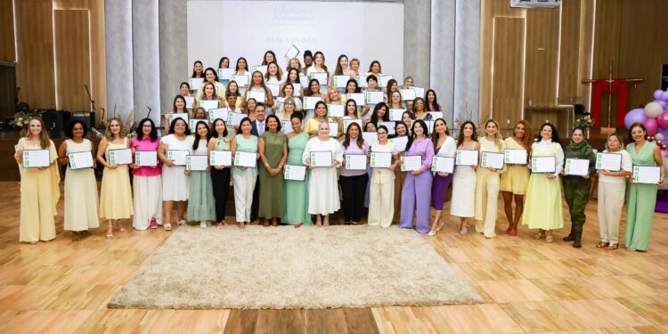 Eyder Brasil encerra ciclo do Projeto Mulheres Relevantes em Porto Velho com quase 100 homenageadas