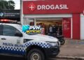 URGENTE: Bandidos fazem assalto em farmácia na frente de batalhão da PM na zona sul