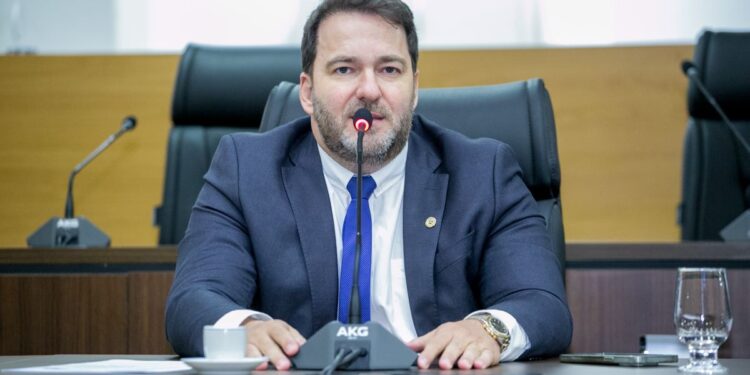 Deputado Alex Redano indica recuperação da RO-458 entre Alto Paraíso e Distrito de Triunfo