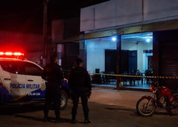 VIOLÊNCIA: Bandidos em moto fazem ataque a tiros em comércio no Socialista