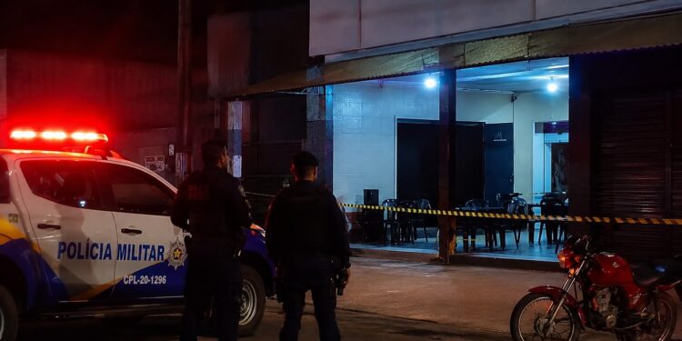 VIOLÊNCIA: Bandidos em moto fazem ataque a tiros em comércio no Socialista