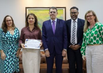 Vereador Dr. Santana entrega Título de Cidadã Honorária à desembargadora Inês Moreira