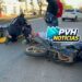 URGENTE: Passageira de moto app fica ferida em acidente na Guaporé
