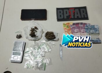 NO LAGOINHA: BPTAR flagra suspeito de tráfico com drogas em boca de fumo