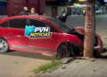 VÍDEO: Motorista de C4 bate em poste e fica ferido no centro de Porto Velho