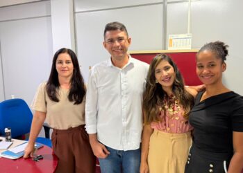 Pedro Geovar realiza visita institucional à DEFLAG e acompanha demandas da Polícia Civil