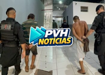 VÍDEO: BPTAR flagra apenado e comparsa com drogas em boca de fumo na leste