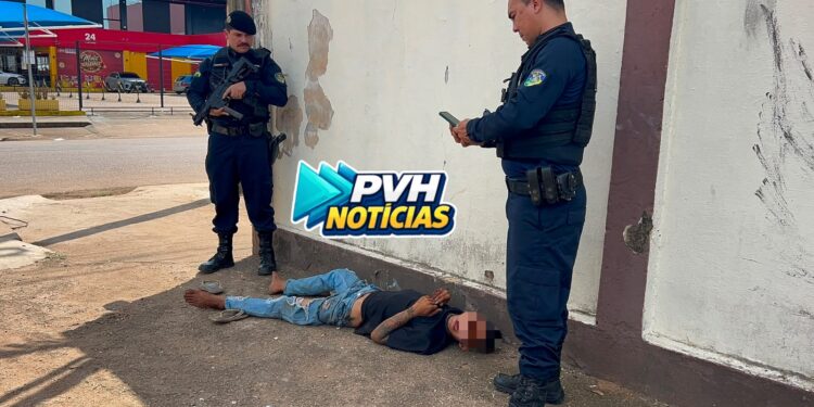 URGENTE: Morador de rua é espancado acusado de entregar boca de fumo perto da rodoviária