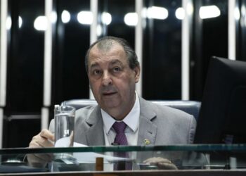 Relator da PEC 6 x 1 diz à CNN que “nenhum senador é louco de votar contra”