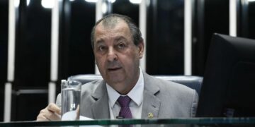 Relator da PEC 6 x 1 diz à CNN que “nenhum senador é louco de votar contra”