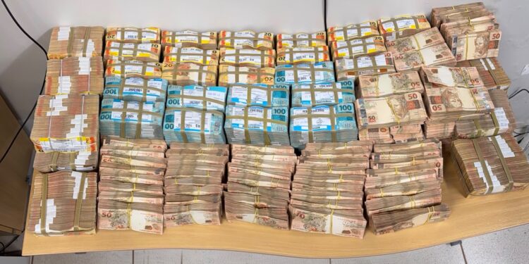 ERA ESCOLTADO: PF apreende R$2 milhões e prende suspeito de lavar dinheiro em Porto Velho