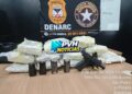 COMBATE AO TRÁFICO: Denarc e Receita Federal apreendem drogas e pistola em transportadora