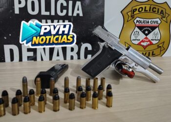DESARME: Denarc prende homem com pistola durante operação na leste