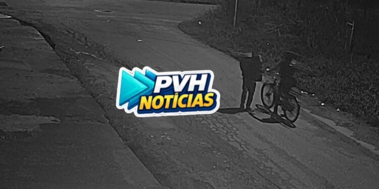 VÍDEO: Mulher é assaltada por dupla em bike no meio da rua em Porto Velho