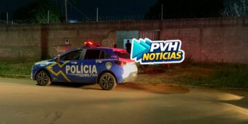 URGENTE: Bando invade casa com carro e executa morador a tiros na zona leste