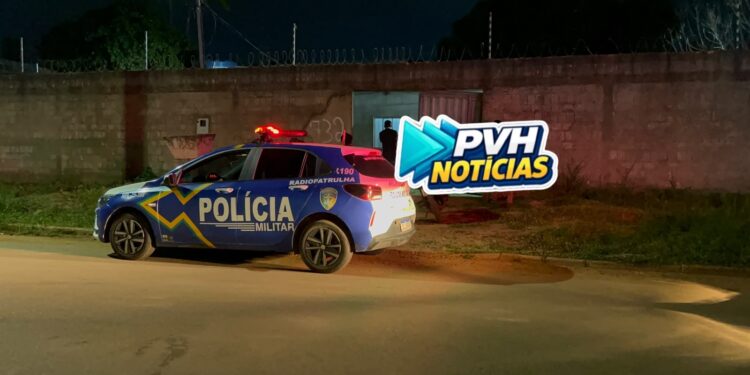 URGENTE: Bando invade casa com carro e executa morador a tiros na zona leste
