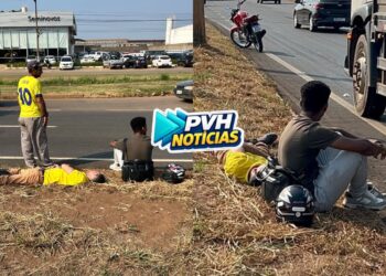 URGENTE: Batida entre motos deixa dois feridos na BR-364 em Porto Velho
