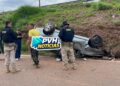 URGENTE: Motorista perde o controle e capota carro em rotatória na capital – Veja Vídeo