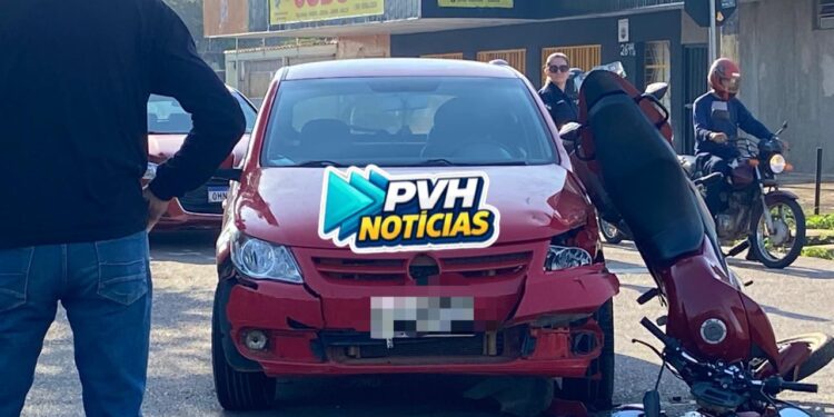 URGENTE: Carro avança preferencial e causa grave acidente com motociclista no Liberdade