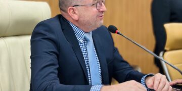 Vereador Gedeão Negreiros solicita revitalização urgente de estradas no Reassentamento Morrinhos