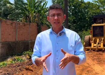 Após cobrança de Pedro Geovar, Prefeitura limpa córrego no Cidade Nova