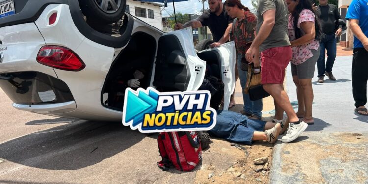 FORTE BATIDA: Motorista fica ferida em acidente com capotamento no centro