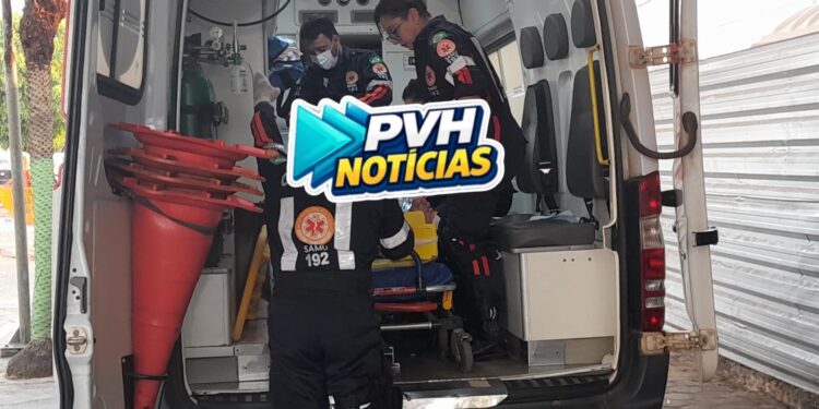 URGENTE: mulher bate com moto em poste na zona leste