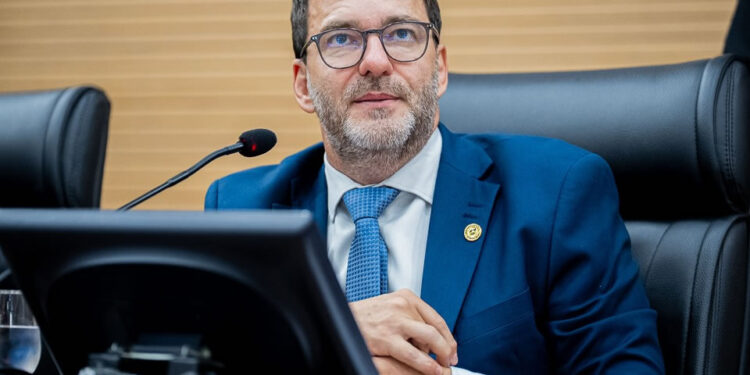 Alex Redano conquista quarto mandato consecutivo e mantém trajetória no Legislativo de Rondônia