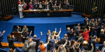 Senado aprova fim da escala 6×1 e redução da jornada de trabalho