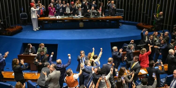 Senado aprova fim da escala 6×1 e redução da jornada de trabalho