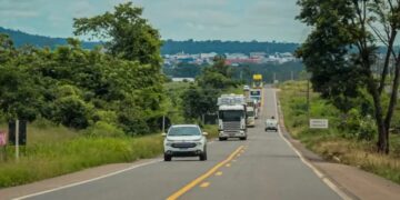 LICENCIAMENTO ANUAL: Proprietários de veículos com placa final zero devem regularizar o licenciamento até 29 de outubro
