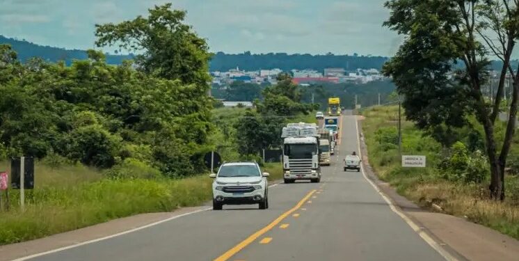 LICENCIAMENTO ANUAL: Proprietários de veículos com placa final zero devem regularizar o licenciamento até 29 de outubro