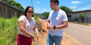 Pedro Geovar cobra melhorias em frente à Escola Padre Zenildo