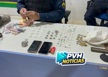 URGENTE: Equipe do sgt volta às ruas e prende dupla com drogas na zona leste