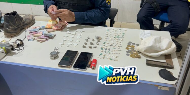 URGENTE: Equipe do sgt volta às ruas e prende dupla com drogas na zona leste