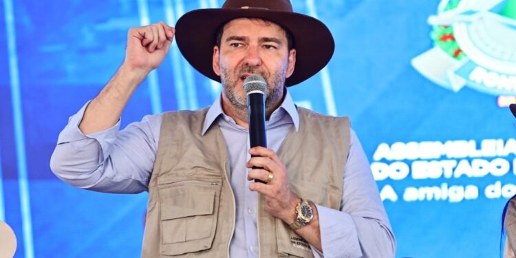 Alex Redano destina R$ 250 mil para realização de rodeio em Ariquemes
