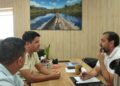 Deputado Laerte Gomes recebe prefeito de Corumbiara