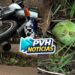 URGENTE: Pai e filha sofrem queda de moto por causa de manga na pista